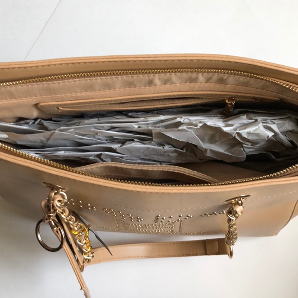 New Glamorous Bebe Handbag - Picture 2 of 7